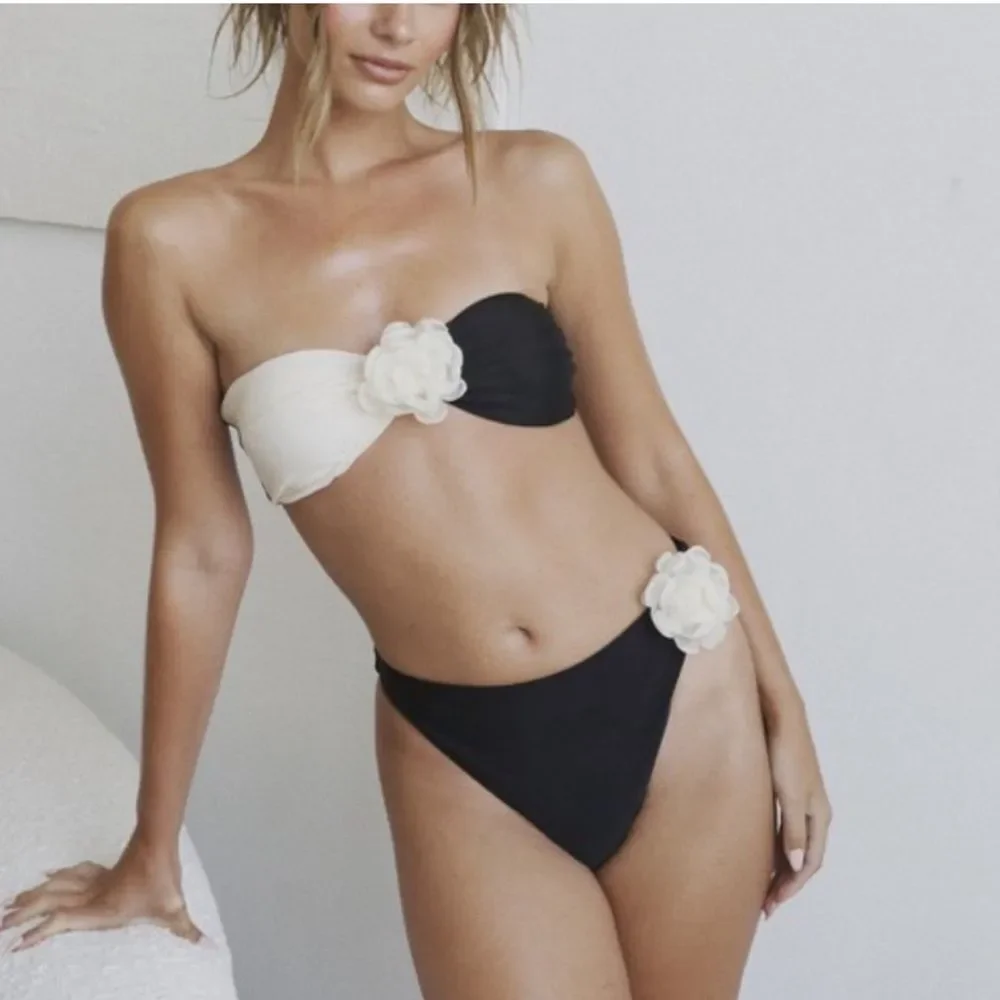 Sunday Brunch |‎ Two Tone Florette Retro Style High Waist Bikini Set Medium